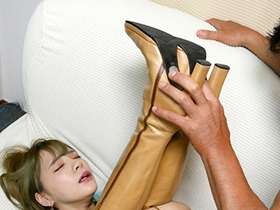 ブーツが似合うエロ可愛いギャル妻にいきなりチ〇ポをぶち込んでみた！　みおさん26歳　サンプル画像02